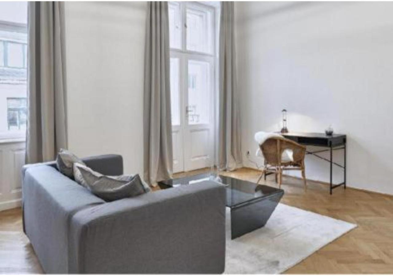 Luxurious, 2 Min To Casino And Roemertherme Apartment Baden Exterior photo