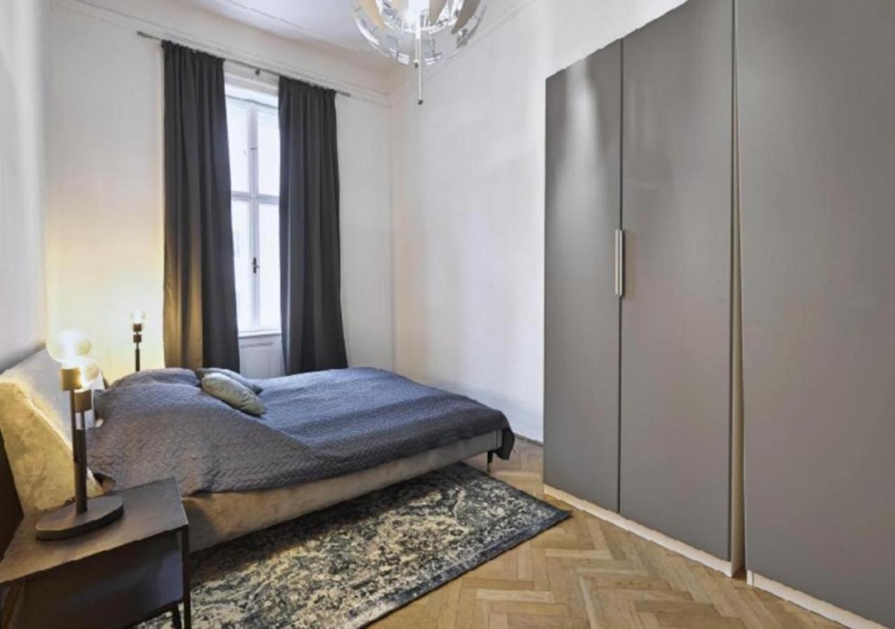 Luxurious, 2 Min To Casino And Roemertherme Apartment Baden Exterior photo
