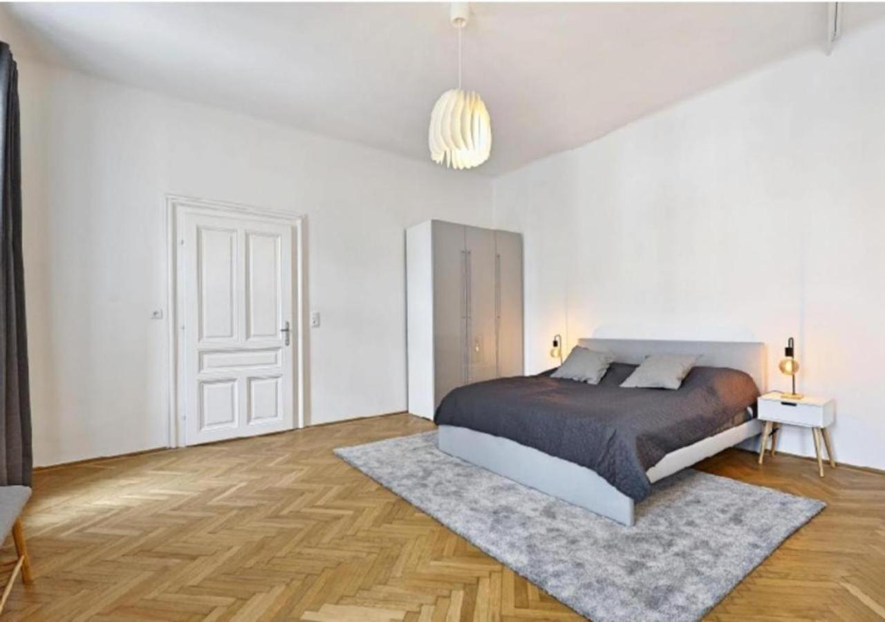 Luxurious, 2 Min To Casino And Roemertherme Apartment Baden Exterior photo