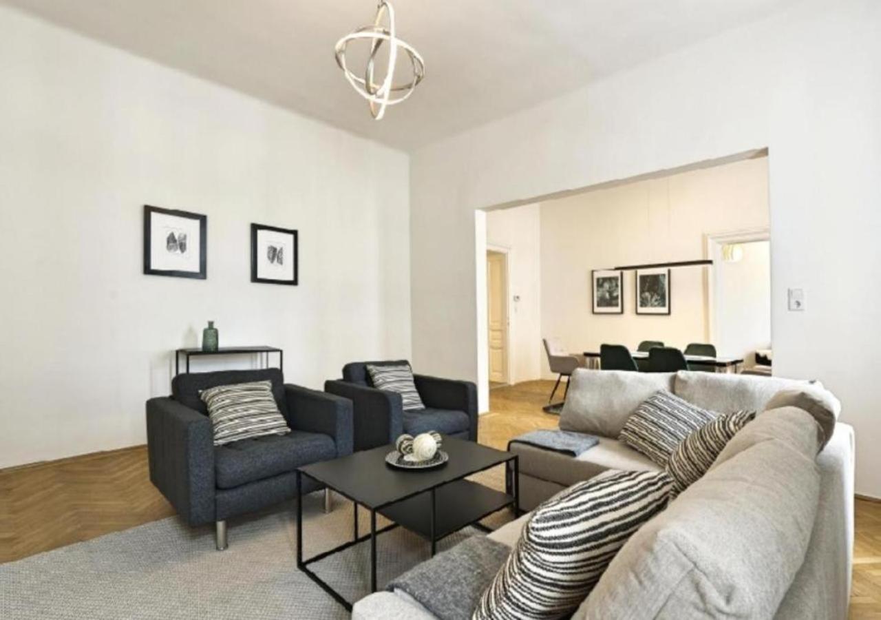 Luxurious, 2 Min To Casino And Roemertherme Apartment Baden Exterior photo