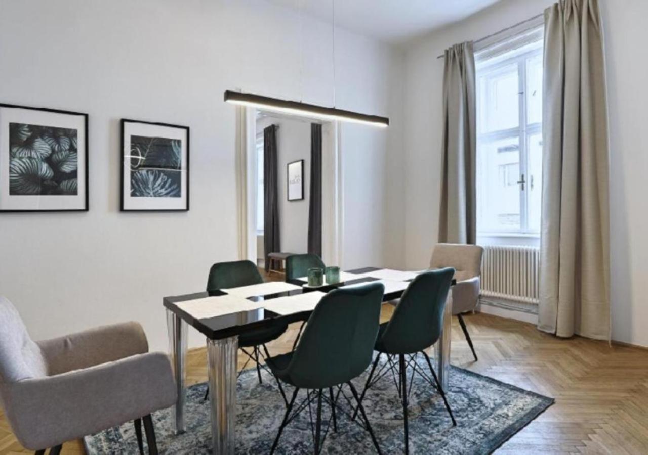 Luxurious, 2 Min To Casino And Roemertherme Apartment Baden Exterior photo