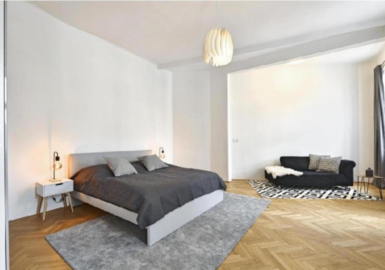 Luxurious, 2 Min To Casino And Roemertherme Apartment Baden Exterior photo